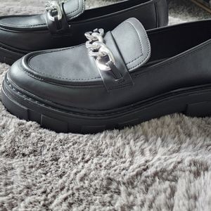 NWOT Black lug sole loafers